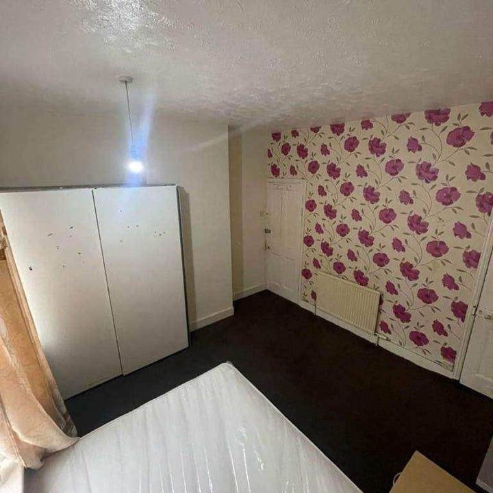 Room in a Shared House, Dallow Road, LU1 - Photo 1