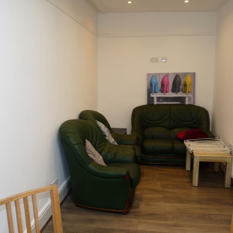 3 bedroom flat to rent - Photo 1
