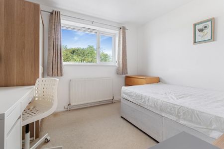 6 bedroom end of terrace house to rent - Photo 3