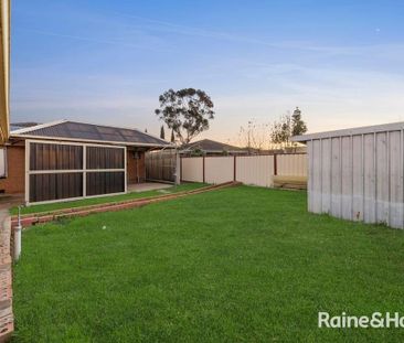 Charming 4 Bedroom Family Home in St Albans - Photo 4