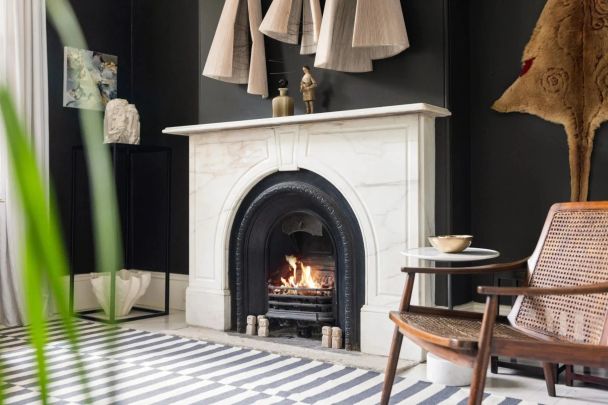 Immaculately Renovated Terrace in Blue Ribbon Locale - Photo 1