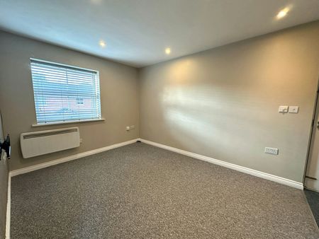 Flat to rent on - Photo 3