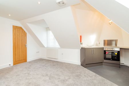 1 bed flat to rent in Aylesbury Road, Boscombe, BH1 - Photo 2