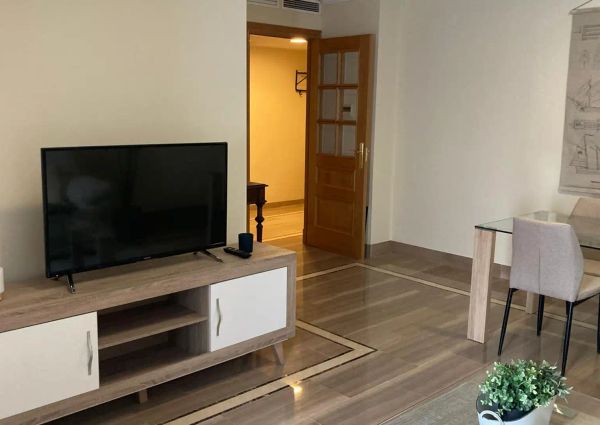 Piso de alquiler en Reyes Católicos, Centro - Sagrario