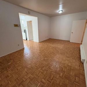 1 CH - 1 SDB - Montréal - $1,195 /mo - Photo 2