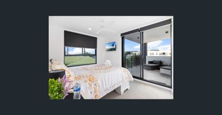 Luxury Fully Furnished Apartment With Ocean Views! - Photo 3