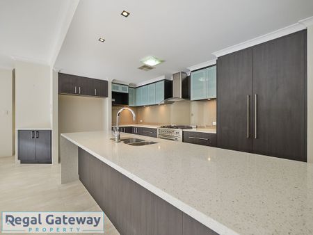 29 Aubin Grove Link, AUBIN GROVE WA 6164 - Photo 3