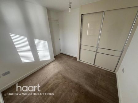 3 bedroom detached house to rent - Photo 2