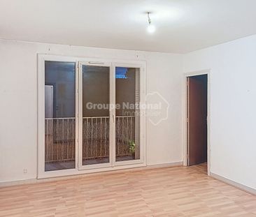 Appartement T3 avec balcon situé sur Bourg Saint Andéol, - Photo 2
