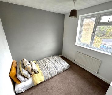 4 bedroom detached house to rent - Photo 3