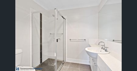 This impeccably presented lowset brick unit is sure to impress! - Photo 4