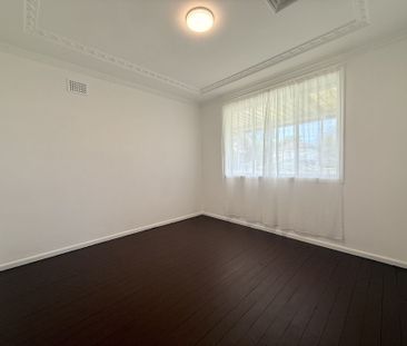 Conveniently located family home - Photo 1