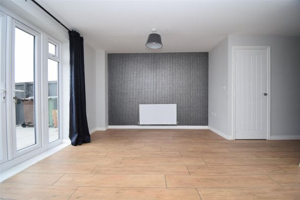 Craig Hopson Avenue, Castleford - Photo 1
