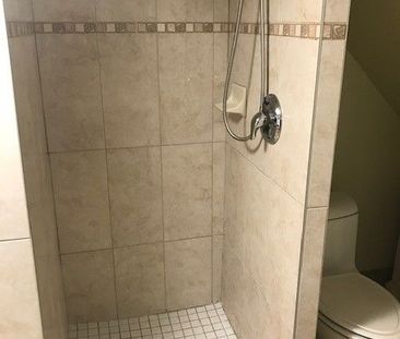 For Lease - 233 Shawnee Circle, Toronto, Ontario - Photo 4