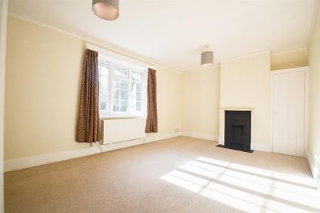 5 bedroom detached house to rent - Photo 2