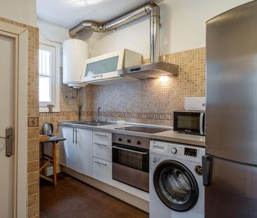 Beautiful apartment in Barcelona with views of Las Ramblas - Photo 5