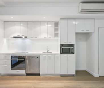 STUNNING 1x1x1 APARTMENT IN THE HEART OF SUBIACO - Photo 2