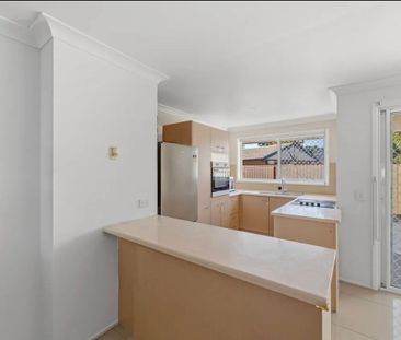 PRIME LOCATION SINGLE LEVEL TOWNHOUSE AT SUN VILLAGE - Photo 4