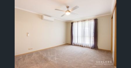 Comfortable Living Close to Everything. (Check out our 3D Tour online) - Photo 3