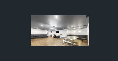 Modern Comfort and Style in Prime Ivanhoe Location with light filled 2 bedroom residence. - Photo 4