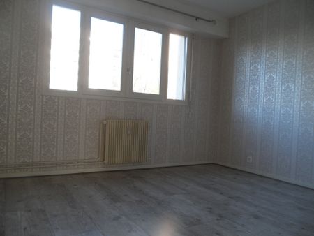 Location Appartement 3 pièces 65m² BOURGES 18000 - Photo 3