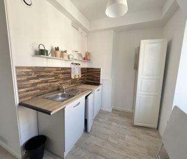 STUDIO MEUBLE - 12.97 m² - LILLE WAZEMMES - Photo 2