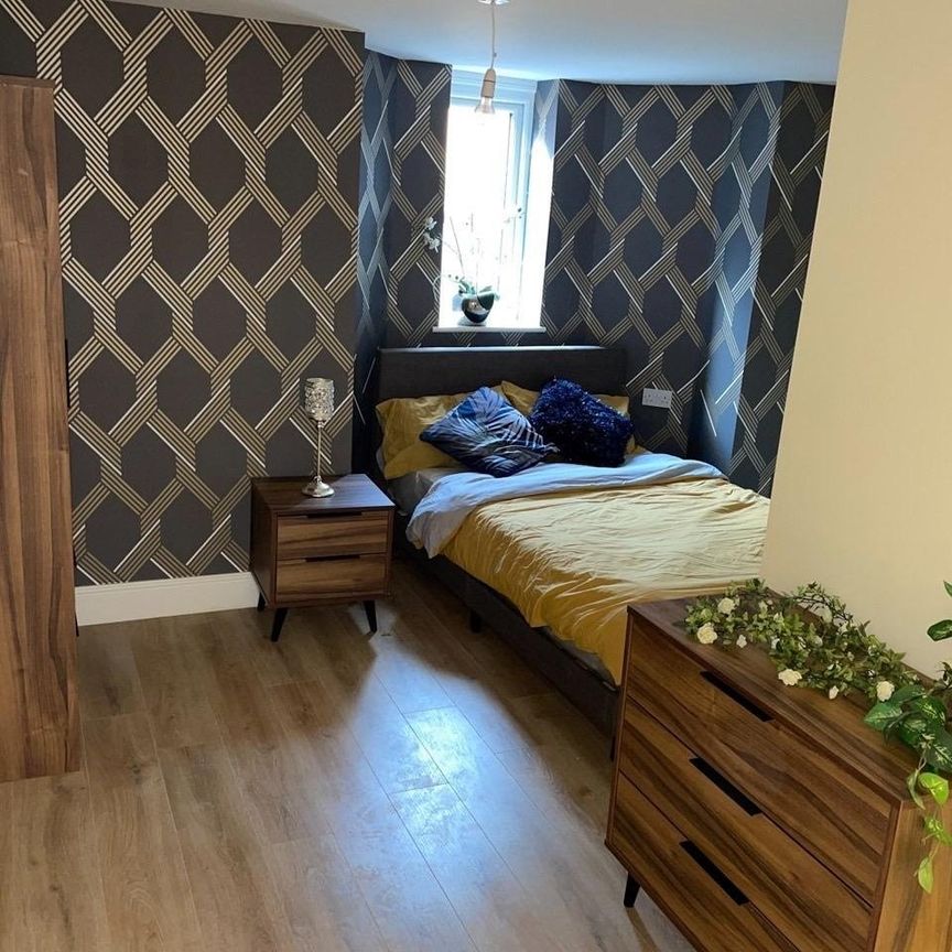 Room in a Shared House, Barton Terrace, LS11 - Photo 1