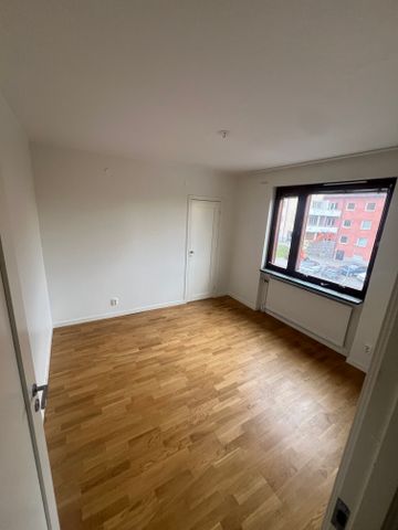 Norrmalmsgatan 10A - Photo 3