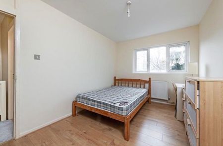 5 Bed Terraced House, Swanwick Close, SW15 - Photo 4