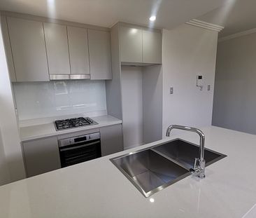 Modern 2 bedroom apartment for lease [Water & Electricity bills included] - Photo 3