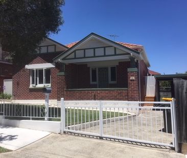 Charming Home Freshly Painted - Great Location - Photo 5