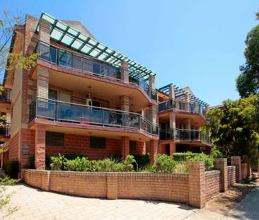 Availabe 13 March - Photo 6