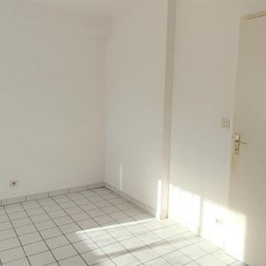 Location Appartement 1 pièce 17m² POITIERS 86000 - Photo 3