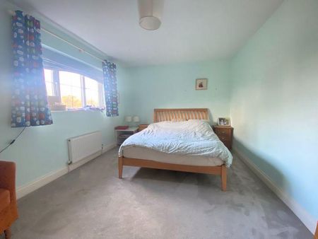 5 bedroom detached house to rent - Photo 4