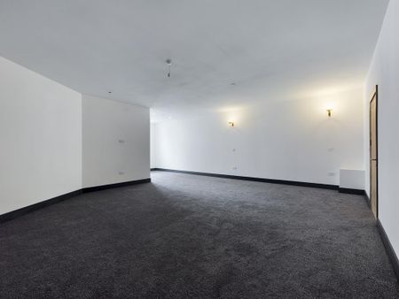 3 bedroom flat to rent - Photo 5