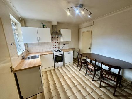 3 bedroom terraced house to rent - Photo 4