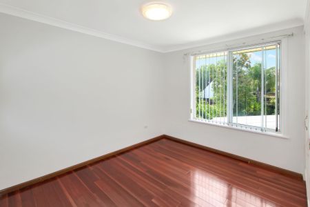 Oversized Four-Bedroom House in Prinme location - Photo 4