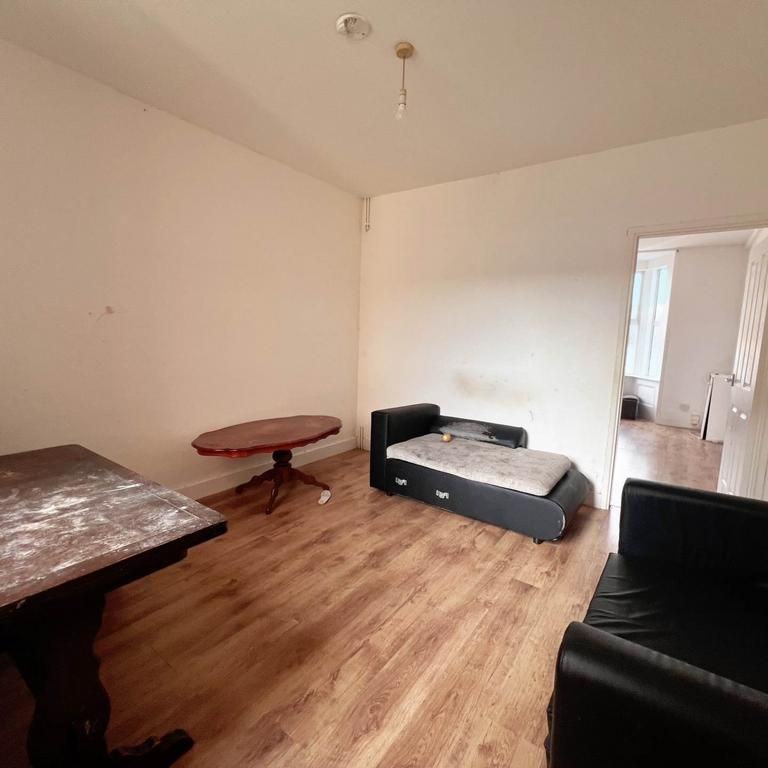 2 bedroom maisonette to rent - Photo 1