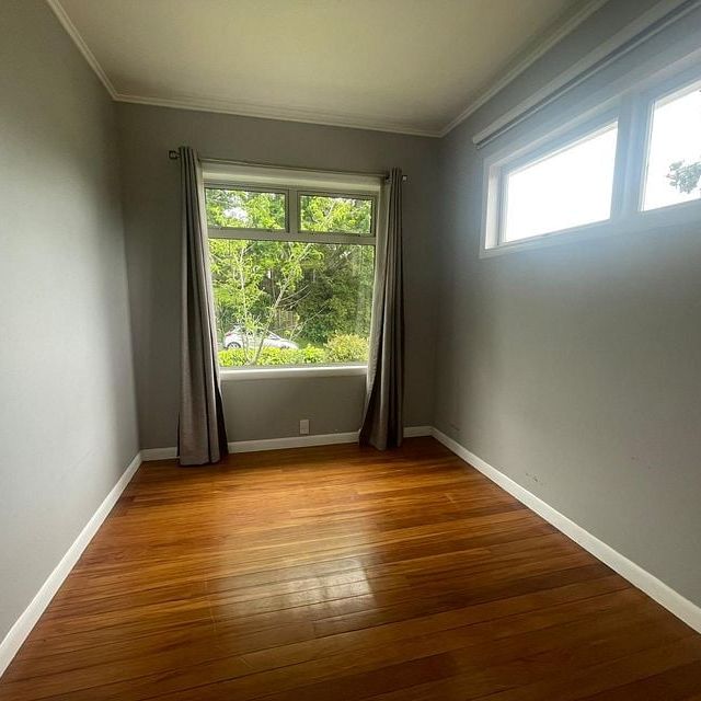 Great space and convenience in Te Atatu South - Photo 1