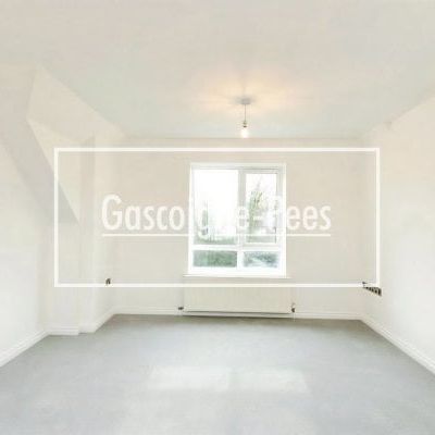 Town Centre, RG21 - Photo 1