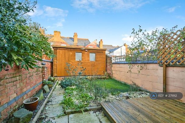 2 bedroom terraced house to rent - Photo 1
