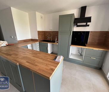 Location Appartement 4 pièces 86m² PORT DE BOUC 13110 - Photo 2