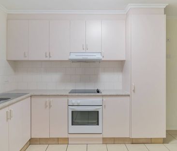 Stylish South Toowoomba Unit with Modern Comfort & Prime Location - Photo 2