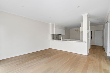 Light, Bright & Spacious - Photo 2
