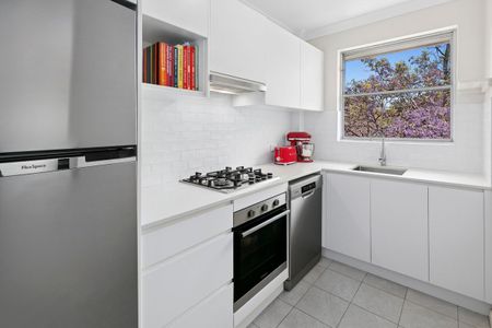 Modern Living In A Prime Wollstonecraft Location - Photo 4