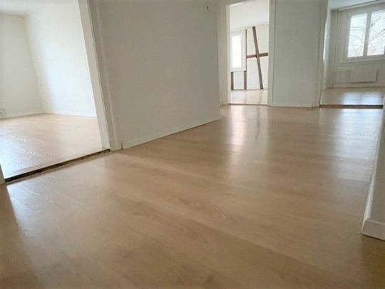 grosszügige 4 1/2 Zimmer-Wohnung in familienfreundlichem Wohnquartier - Photo 1