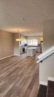 21455 Sheriff King Street Southwest, Calgary - Photo 1