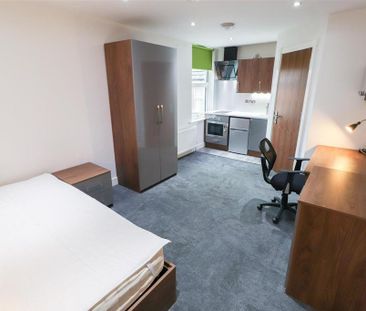 Studio to rent - Photo 2