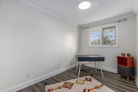 For Lease - 19 Sherry Lane Unit# A, South of Baseline to Knoxdale, Ontario - Photo 5