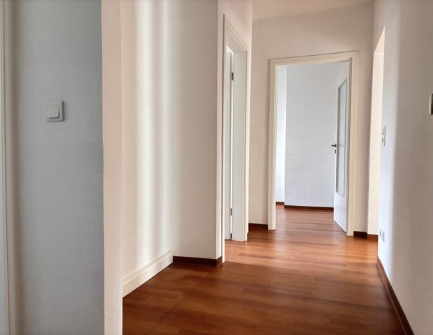 3-Raum-Wohnung im Erdgeschoss mit Dusche - Foto 1